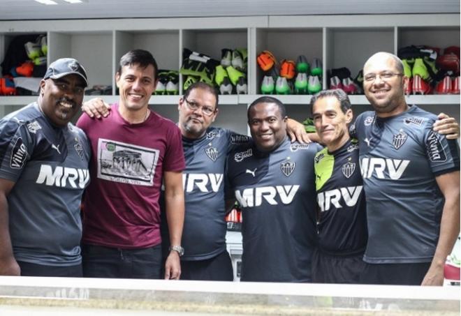 Diego Alves se reencontró con viejos amigos en Belo Horizonte.