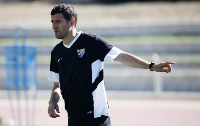 El técnico del Málaga en un entrenamiento.