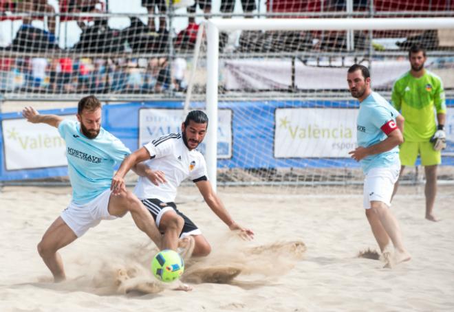 Los valencianistas cayeron en el primer partido y golearon en el segundo. (Foto: Adolfo Benetó)