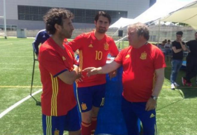 Luis Milla, con los veteranos de la Selección española