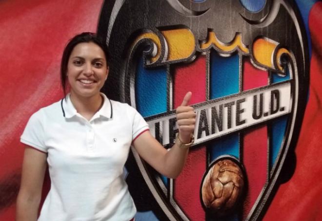 Ana Buceta seguirá un año más en el Levante UD Femenino.