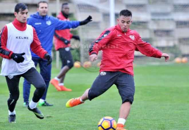 Baraja dirige el último entrenamiento del Rayo.