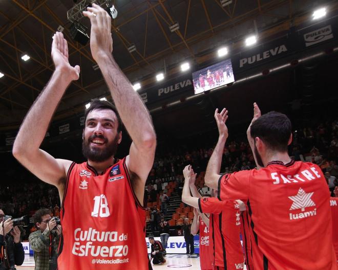 El equipo agradeció a la afición su apoyo. (Foto: M. A. Polo)