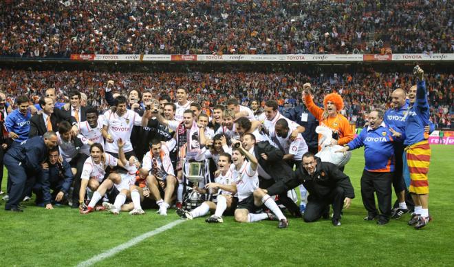 El Valencia celebra en Madrid la Copa de 2008, la que no se celebró. (Foto: Valencia CF)