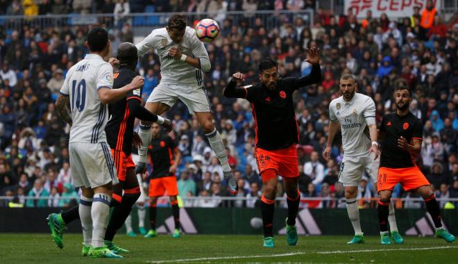 El Real Madrid - Valencia siempre es un encuentro muy disputado.