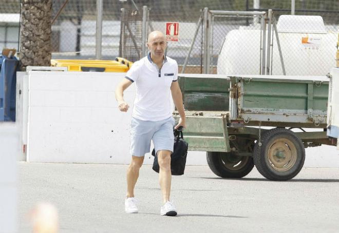 El entrenador lleva días yendo a Paterna. (Foto: D.González)