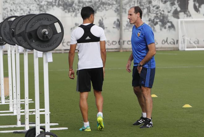 Pesas en el entrenamiento del Valencia CF.