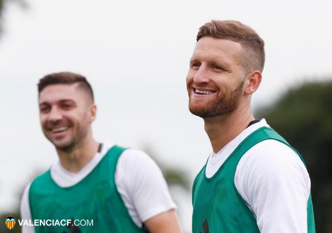 Mustafi ha vuelto a entrenar con el Valencia CF. (Foto: Valencia CF)