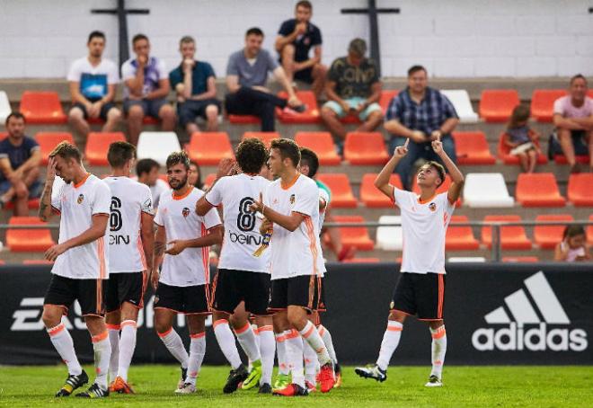 Fran Villalba celebrando un gol esta temporada. (Foto: Valencia CF)