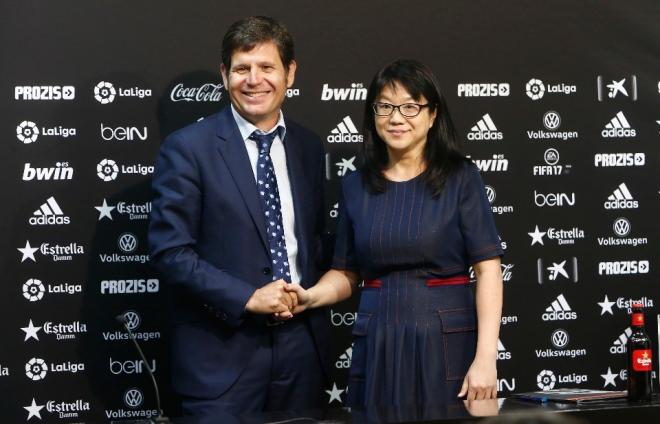 Mateo Alemany en su presentación con el Valencia.