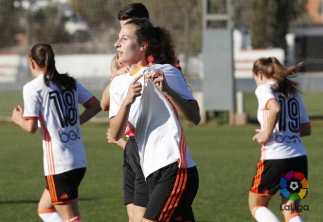 La canterana ha sido la más destacada del partido con un gol y una asistencia. (Foto: Valencia CF)