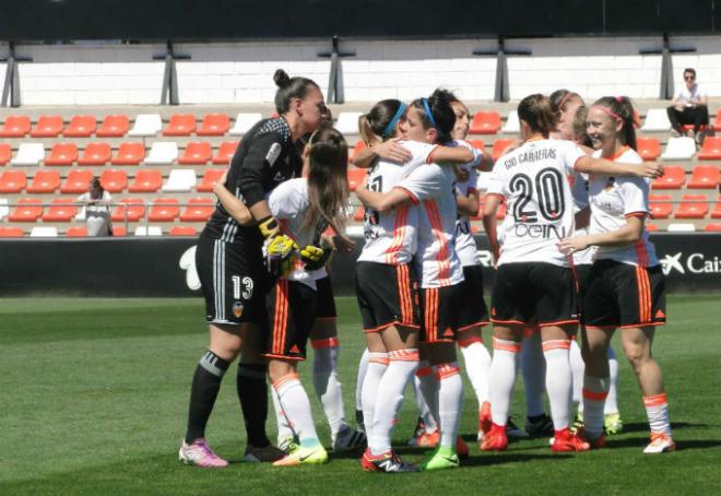 El Valencia CF Femenino hace piña en busca de una nueva victoria. (Foto: Lourdes Ramiro)