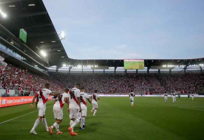 Varios jugadores de Perú celebran uno de sus tres goles a la selección de Arabia Saudita (Imagen: Selección de Perú).