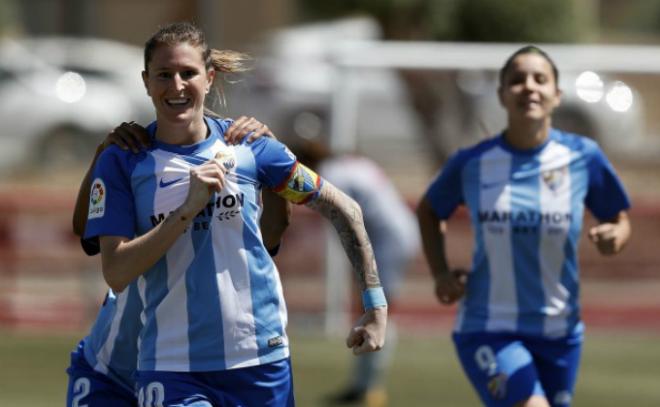 Adriana Martín, ex del Levante Femenino, celebra uno de los goles marcados con el Málaga en la presente temporada (Foto: Málaga CF).