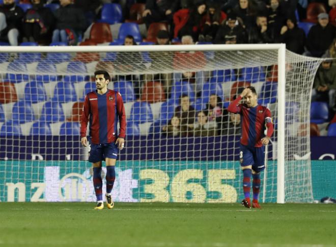 Toño se lamenta tras la acción del 0-2 que eliminaba al Levante UD de la Copa frente al Espanyol (Iranzo / González).