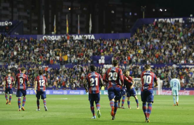 El Levante UD encadenó frente al FC Barcelona su quinta victoria consecutiva en el Ciutat de València (David González).
