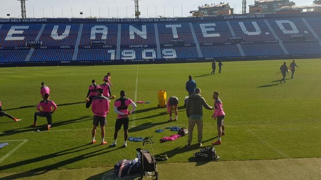 El último entrenamiento del Levante en el Ciutat antes del encuentro ante el Leganés.