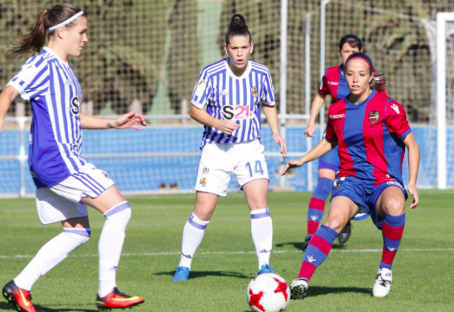 Alba Aznar, durante el partido disputado entre el Levante UD Femenino y la Real Sociedad en Buñol.