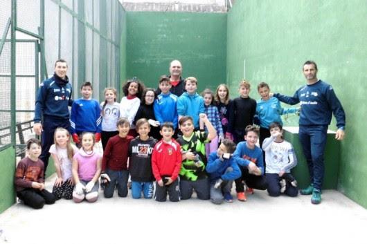 Començen les sessions de pilota a l'escola.