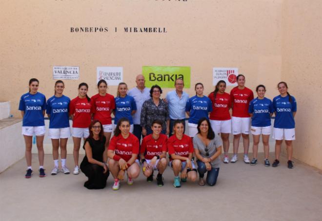 Les participants a la Lliga Bankia d'Èlit de Raspall Femení.
