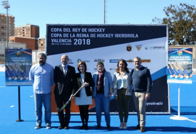 Foto de la presentación de la Copa del Rey y la Reina de Hockey. (Foto: O. Mateu)