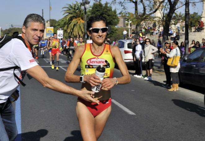 Marta Esteban corre por las calles de Valencia.