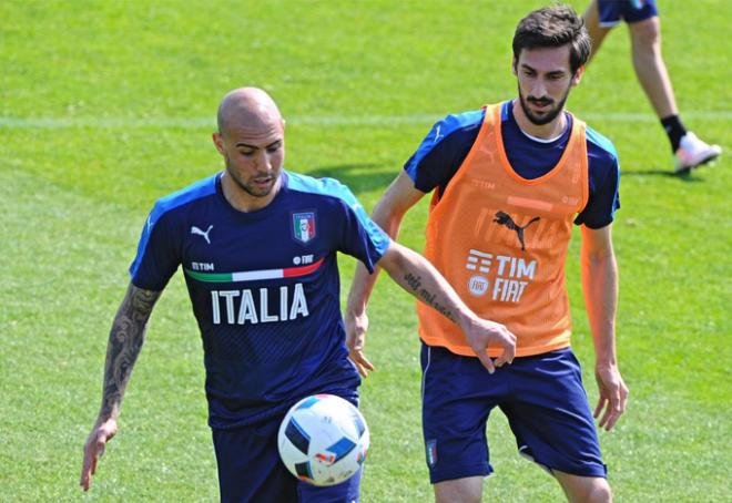 Zaza y Astori con Italia.