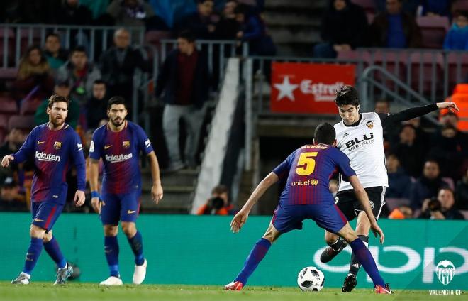 Soler contra el Barcelona (Foto: Valencia CF).