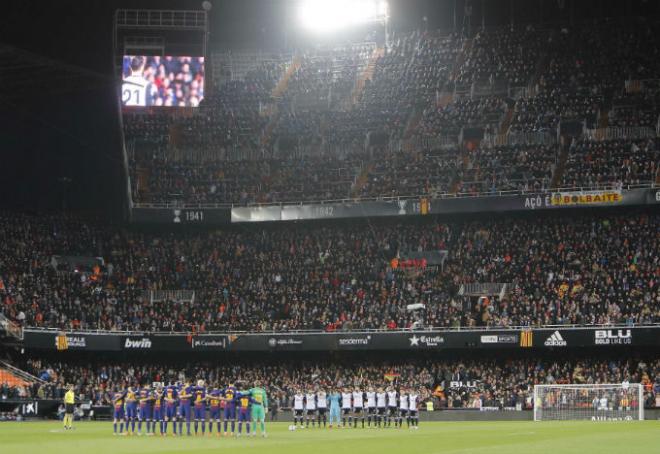Minuto de silencio en el partido de Copa ante el Barça.