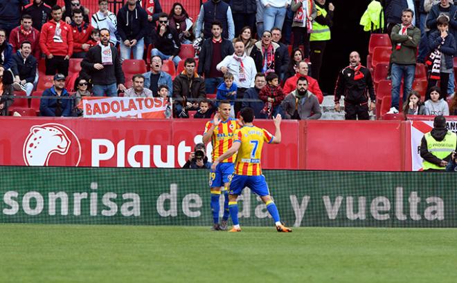 Rodrigo marcó dos goles contra el Sevilla (Foto: Kiko Hurtado).