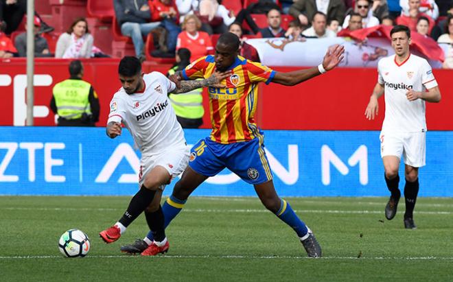 Kondogbia dio una asistencia ante el Sevilla (Foto: Kiko Hurtado).