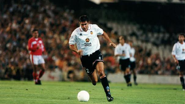 Cristiano Lucarelli defiende los colores del Valencia. (Foto: Valencia CF)