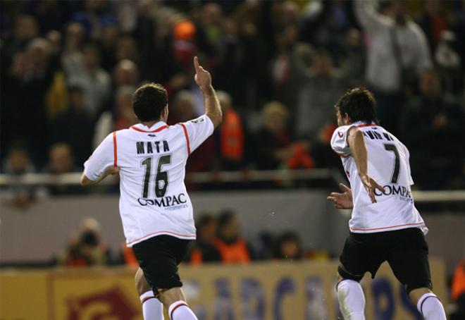 Mata y Villa celebran un gol contra el Barça (Foto: JuanMata8.com).