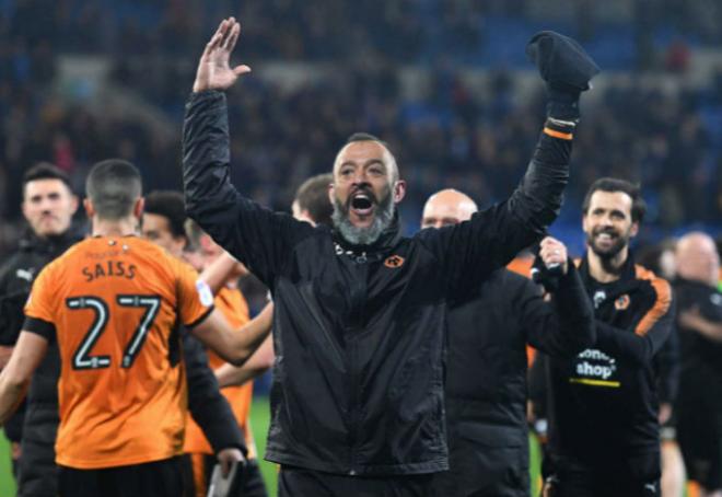 El luso celebra el agónico triunfo ante el Cardiff.