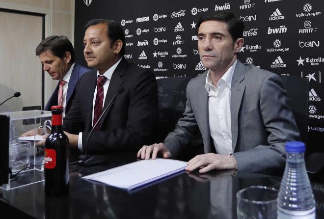 Alemany, Murthy y Marcelino en la presentación del técnico.