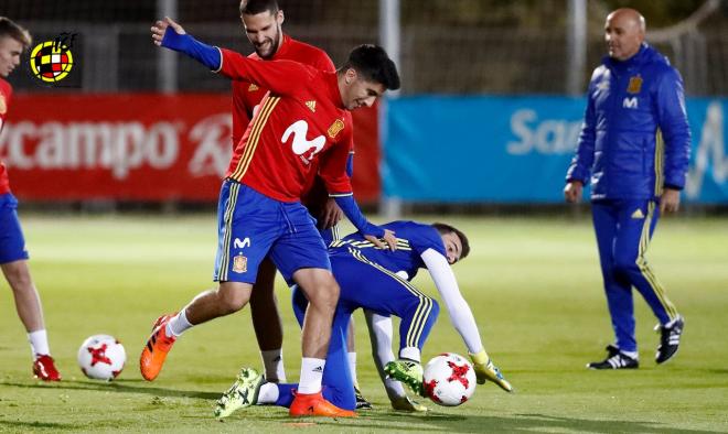 Carlos Soler entrena con España (Foto: Sefutbol).