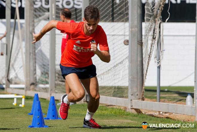 Podría estar muy cerca de marcharse al Alavés. (Foto: Valencia CF)