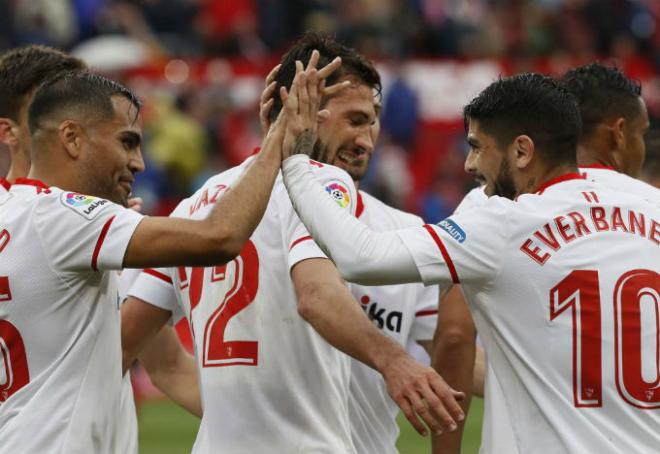 El Sevilla celebra un gol.