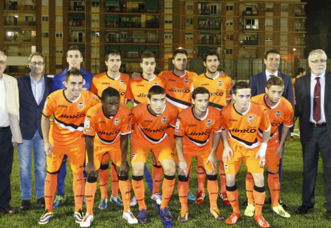 El portero, a la izquierda de la imagen (Foto: Valencia CF).