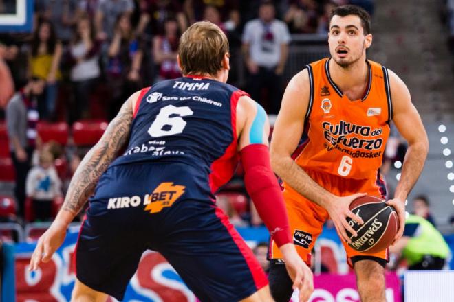 Valencia Basket y Baskonia, dos viejos conocidos se reencuentran en la Fonteta. (Foto: M. A. Polo)