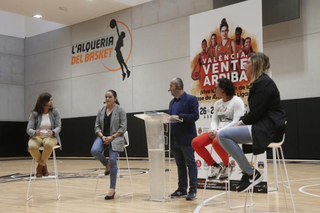 Un momento de la mesa redonda. (Foto: Valencia Basket)