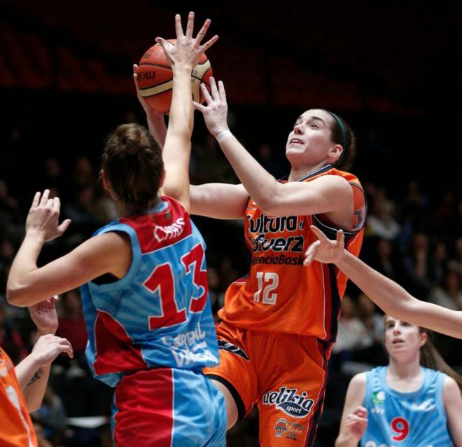 Rebeca Cotano, ala-pívot del Valencia Basket (Foto: Miguel Ángel Polo)