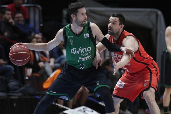 Rafa Martíntez ante el Joventut. (Foto: M. A. Polo)