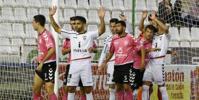 Jugadores del Albacete y Tenerife en el duelo de hace tres semanas | @LaLiga