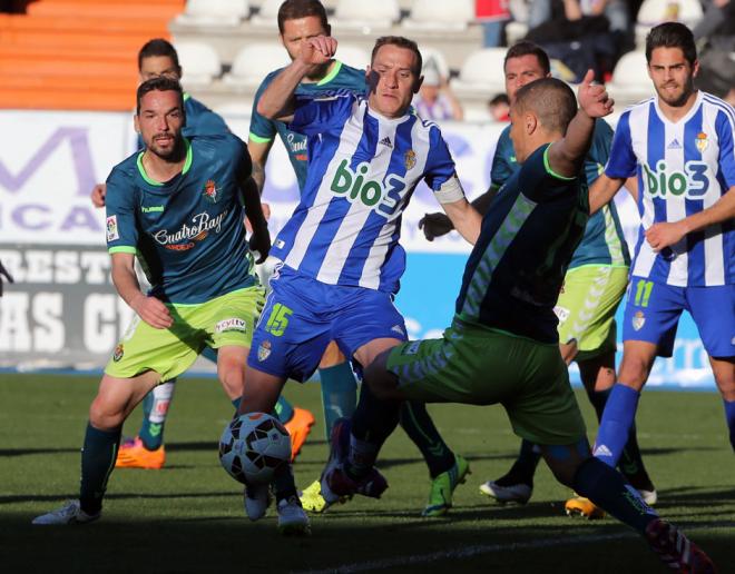 Ponferradina-Real Valladolid disputado en la temporada 2014-2015 | realvalladolid.es