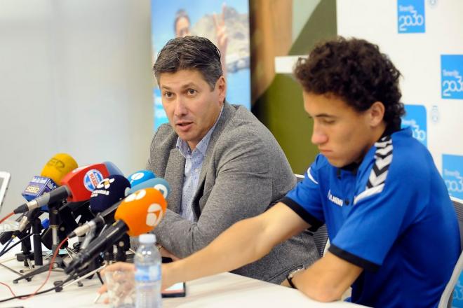 Luis Milla, presentado por el CD Tenerife (Foto: Montse Santos).