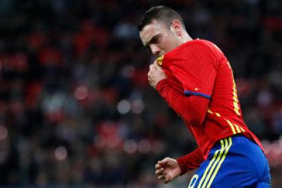 Iago Aspas celebra su primer gol con España.