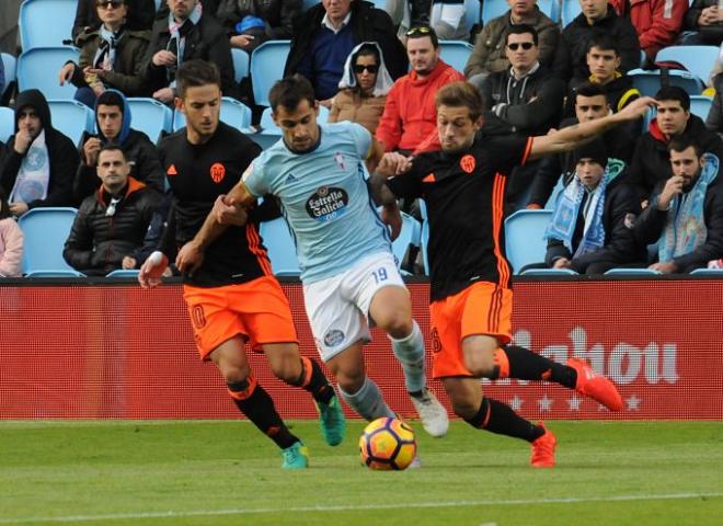 Jonny durante un lance en el partido de Liga ante el Valencia (Foto: Eugenio Álvarez).