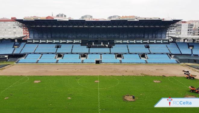 Cambio del césped en Balaídos (Foto: RCCV).