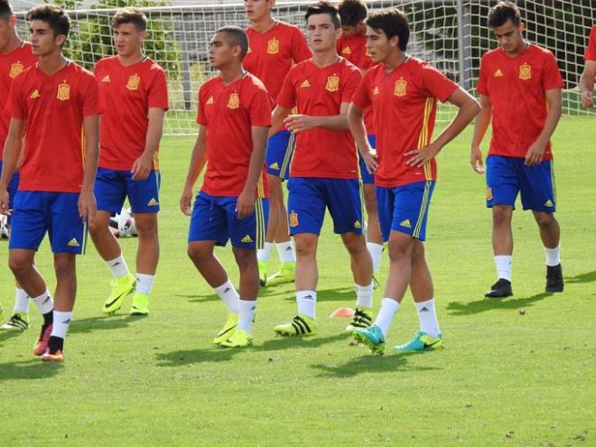 Pampín en un entrenamiento con la selección española sub-17.